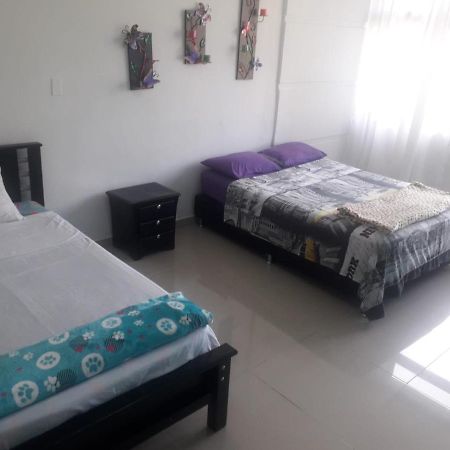 Hostal Komfort Μεντεγίν Εξωτερικό φωτογραφία