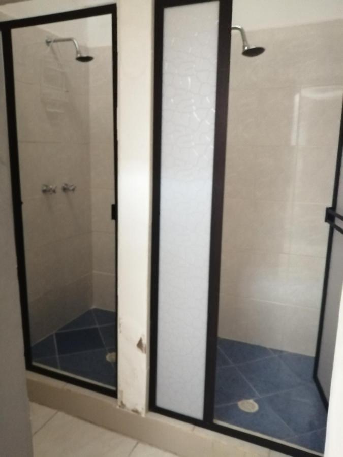 Hostal Komfort Μεντεγίν Εξωτερικό φωτογραφία
