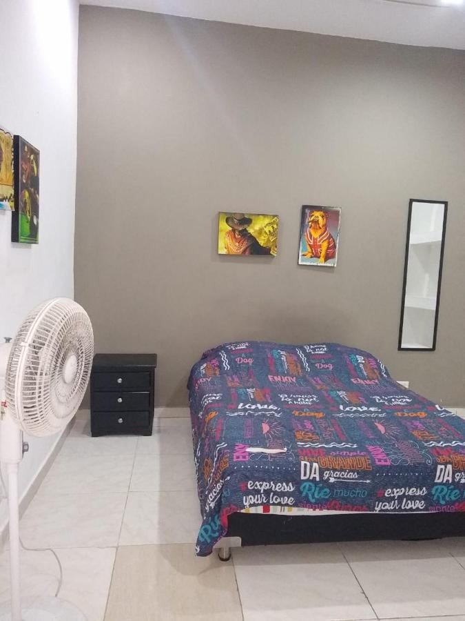 Hostal Komfort Μεντεγίν Εξωτερικό φωτογραφία