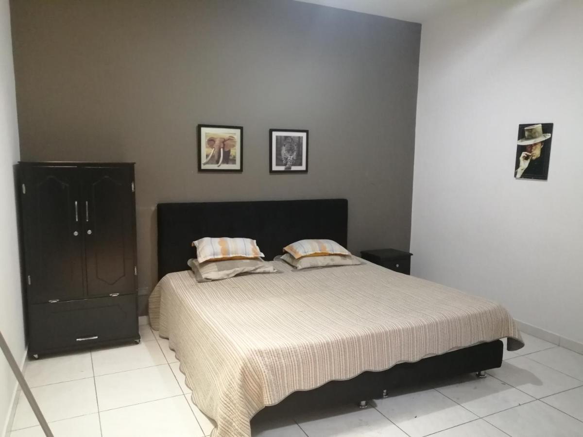 Hostal Komfort Μεντεγίν Εξωτερικό φωτογραφία