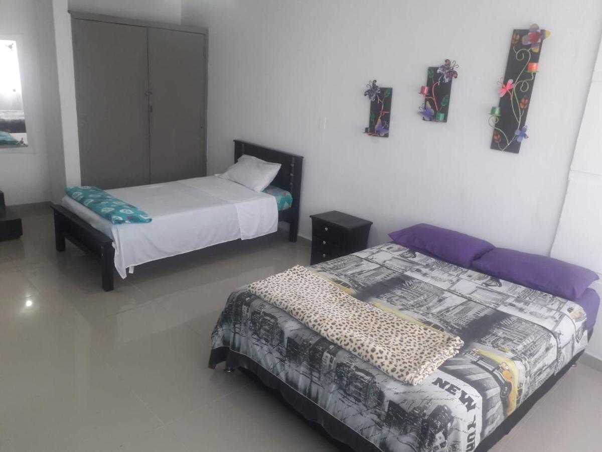 Hostal Komfort Μεντεγίν Εξωτερικό φωτογραφία