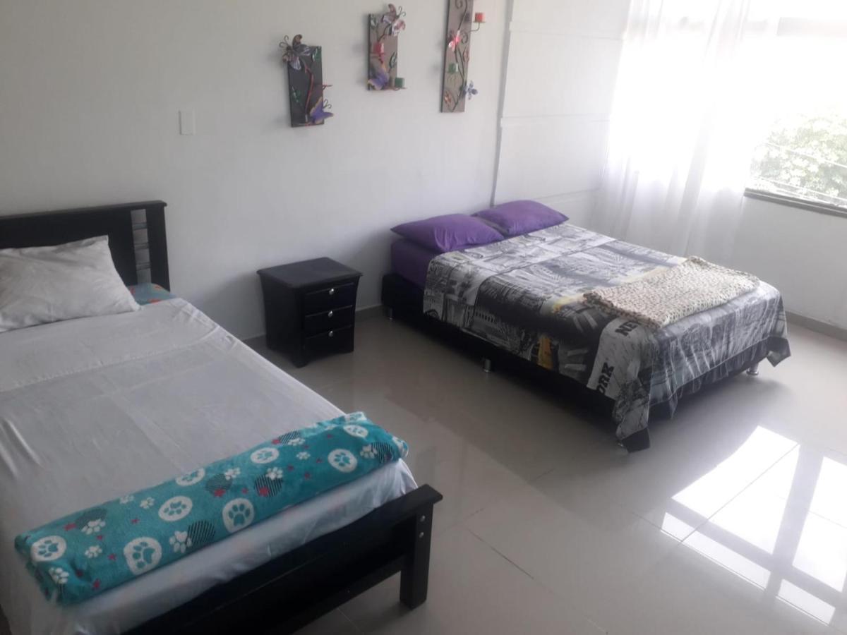 Hostal Komfort Μεντεγίν Εξωτερικό φωτογραφία