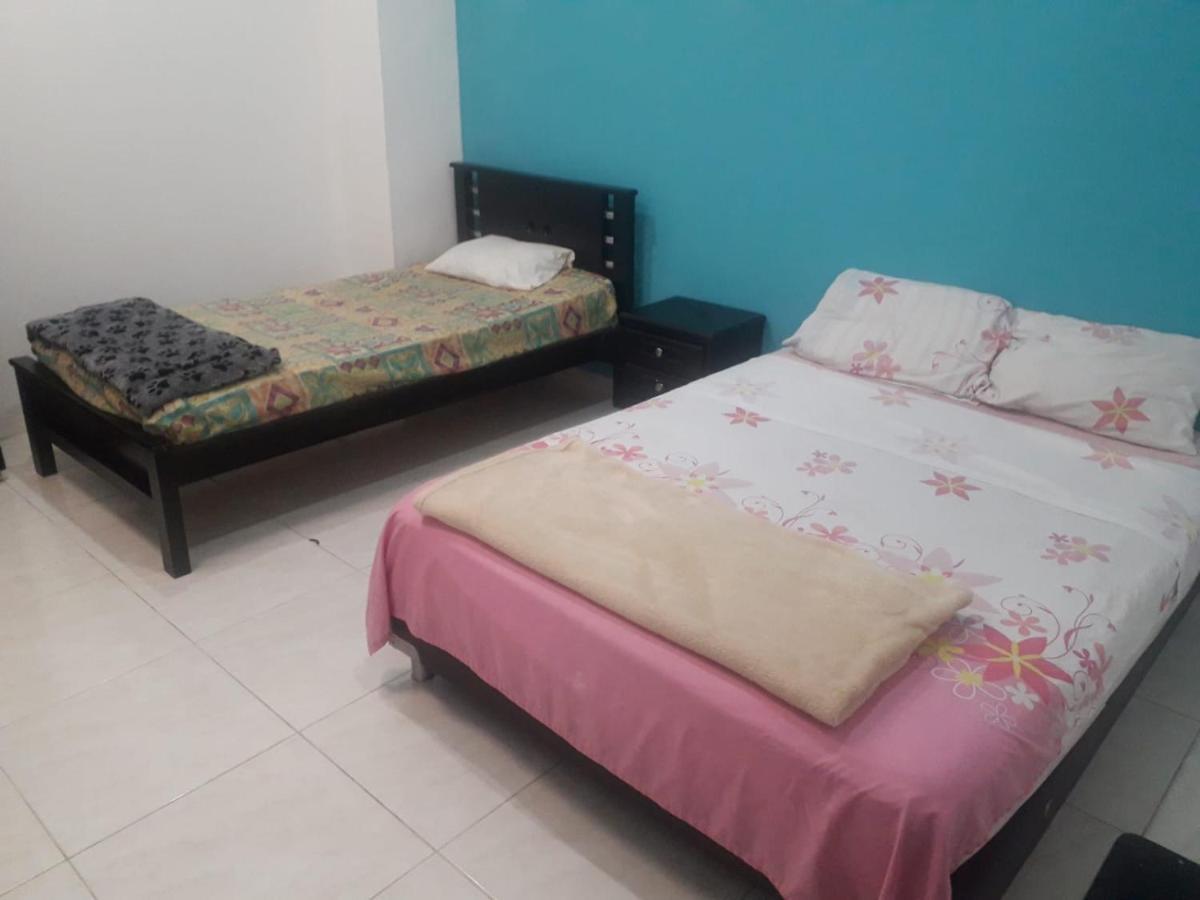 Hostal Komfort Μεντεγίν Εξωτερικό φωτογραφία